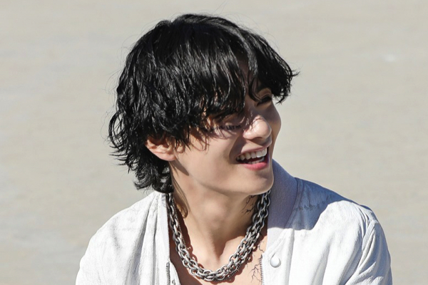 V — The Complete Story