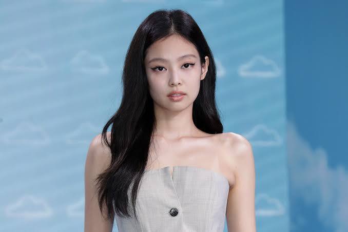 Jennie — The One Who Made Solo Look Easy
